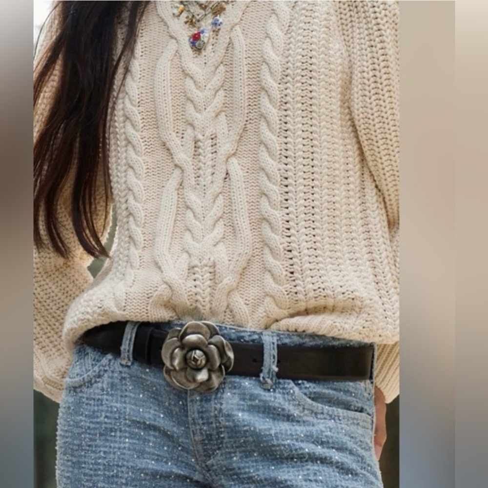 Free People Aurora Black & Silver Flower Buckle Leather Belt NWT - Picture 4 of 4
